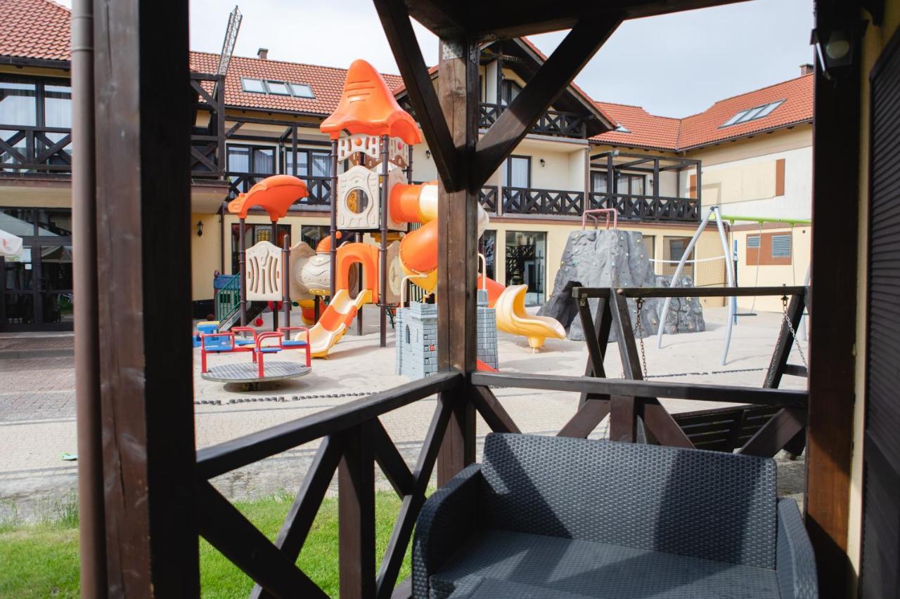 Hotel Arena Slonca à Łeba Extérieur photo